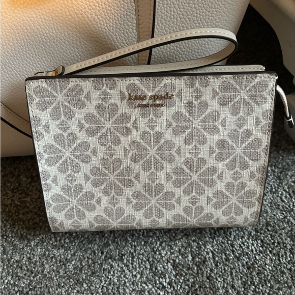 NWT Kate Spade Medium top zip leather tote and matching wallet, wristlet - Picture 13 of 15